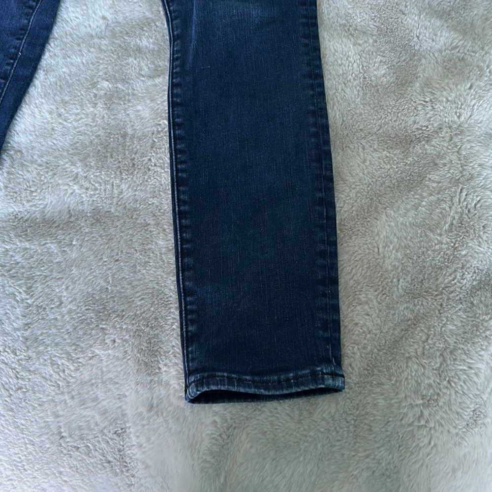 A & F - The Super Skinny High Rise Jean - Picture 2 of 8